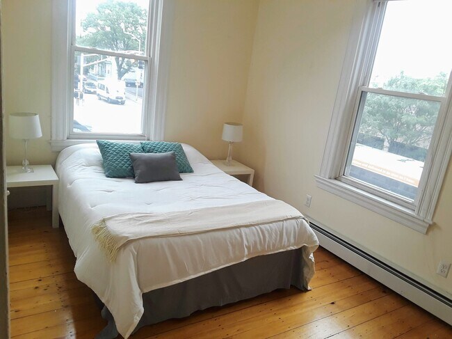 Bright and Cheery Bed #2 - 155 Prospect St