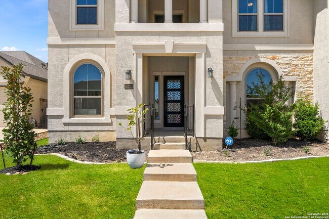 Foto del edificio - Charming Home Awaits: Spacious & in a Prime Location