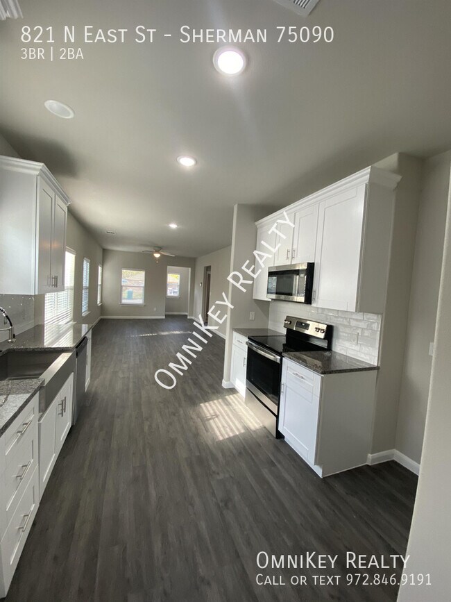 Foto del edificio - 821 N East St