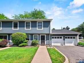 Building Photo - 17 Briarwood Ct