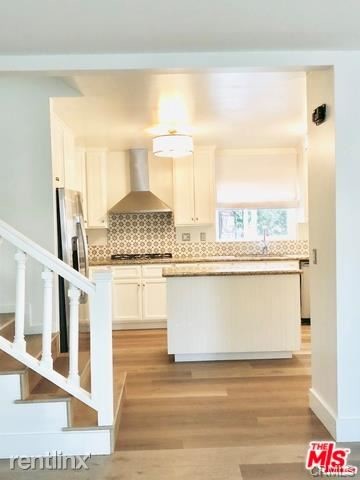 Building Photo - 4 br, 3 bath Townhome - 4417 Campbell Dr