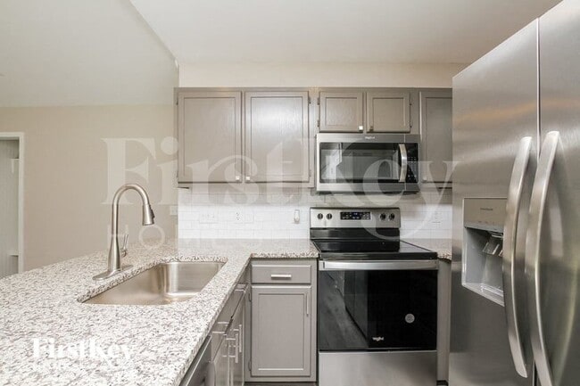 Building Photo - 128 Lismark Dr