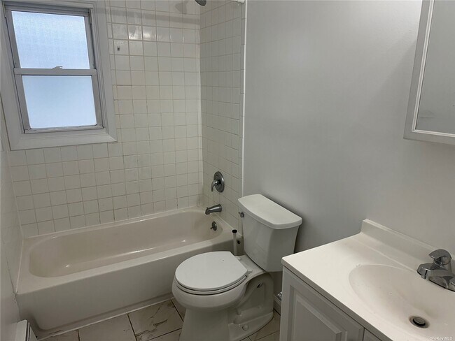 Building Photo - 343 E Chester St