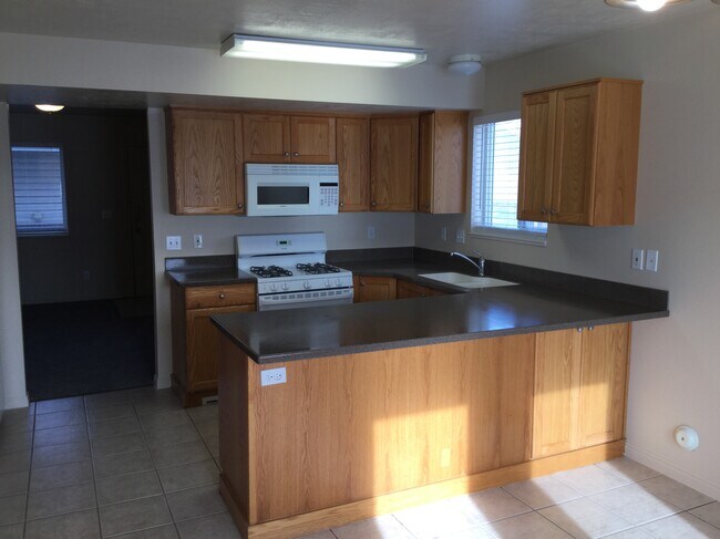 Foto del edificio - 479 Raven Way