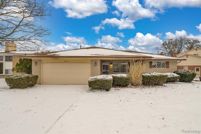 Building Photo - 640 Cumberland St