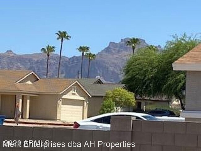 Building Photo - 2 br, 1 bath House - 505 E 9TH AVE #B