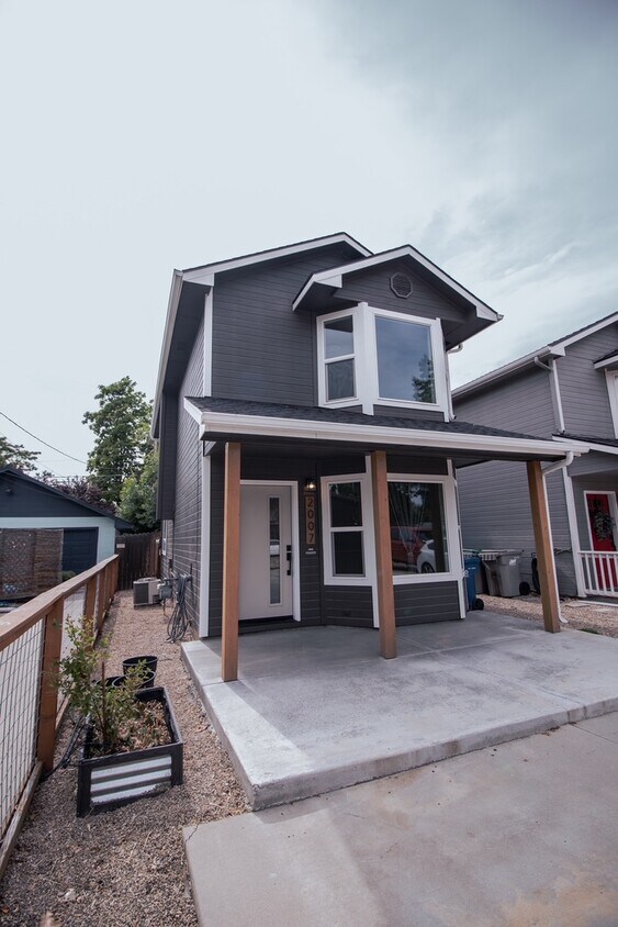 Foto principal - Great Location 2bed 1 bath!