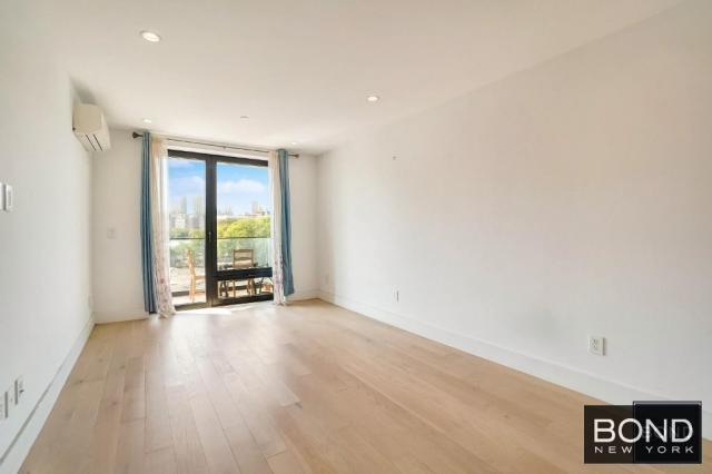 Foto del edificio - 1 bedroom in Long Island City NY 11102