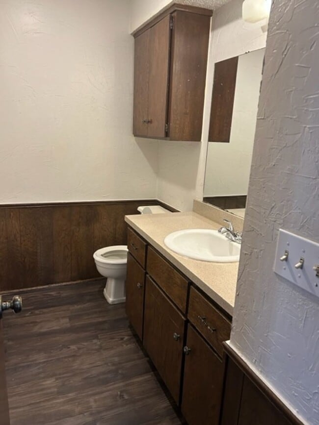 Building Photo - 248 Willoway Dr