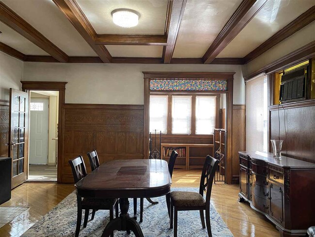 Foto del edificio - 163 Jewett Ave