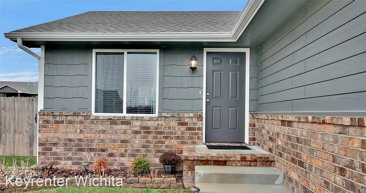 Foto principal - 3 br, 2 bath House - 1470 N Aster Cir