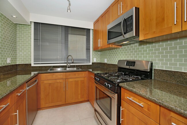 Foto del edificio - Comfortable Living in the Heart of Honolul...