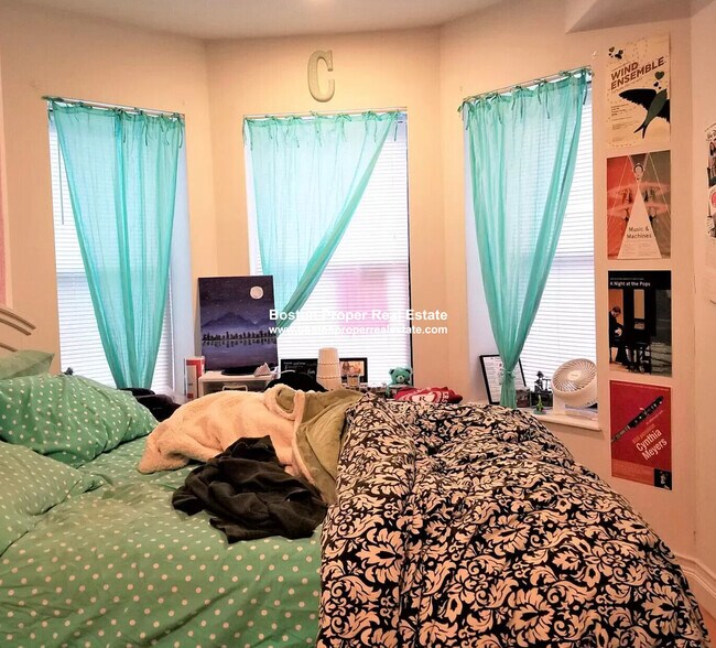 Foto del edificio - 64 Louis Prang St