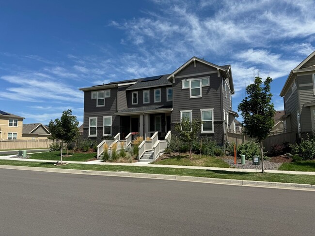 Building Photo - Eco-Friendly 4BR Townhome in Erie