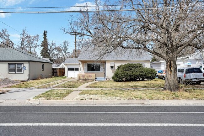 Building Photo - 2318 Templeton Gap Rd