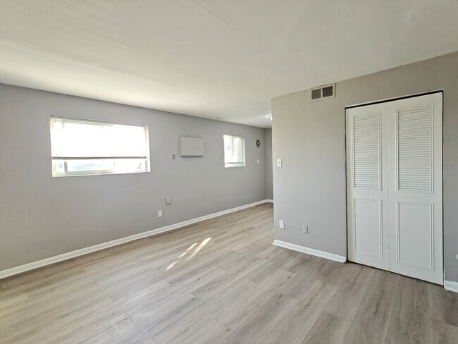 Foto del edificio - 7108 Oxford Ave