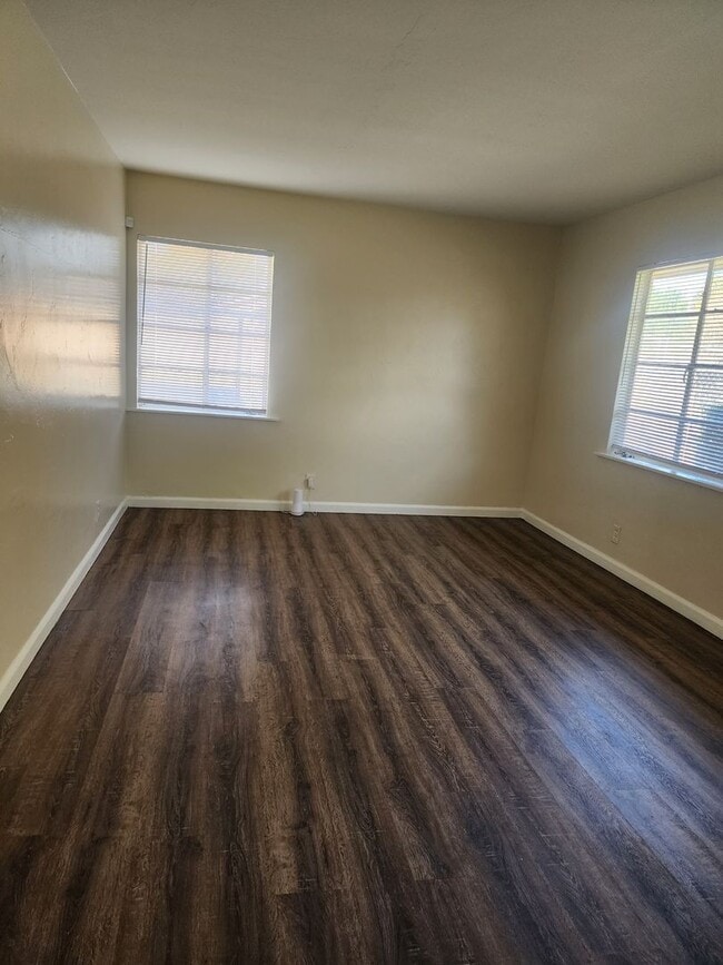 Foto del edificio - 1210 Oregon St