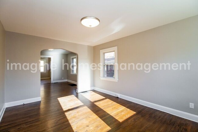 Building Photo - 3704 Brotherton Rd