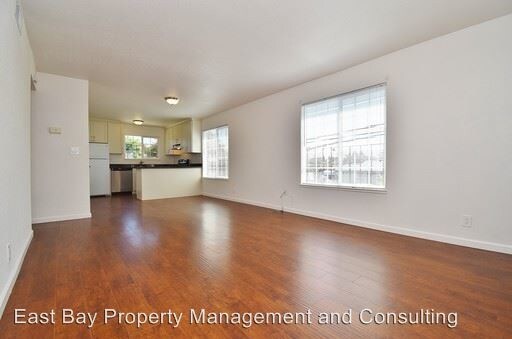 Foto del edificio - 2105 Hartnell St