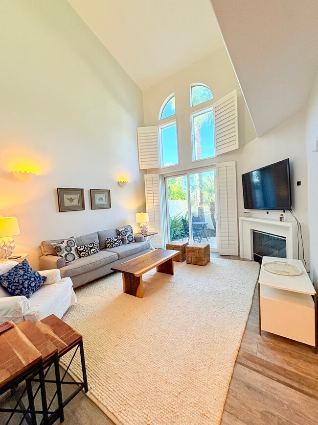 Building Photo - 6483 Zuma View Pl