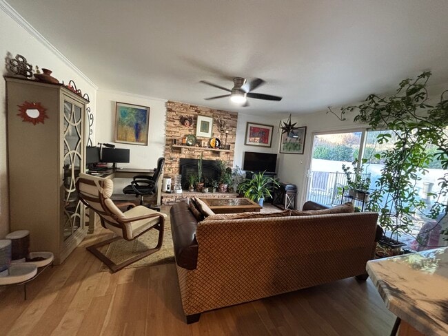 Foto del edificio - 2713 Northcrest Dr