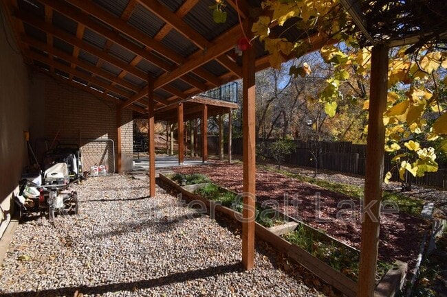 Building Photo - 3582 E Mardonna Way