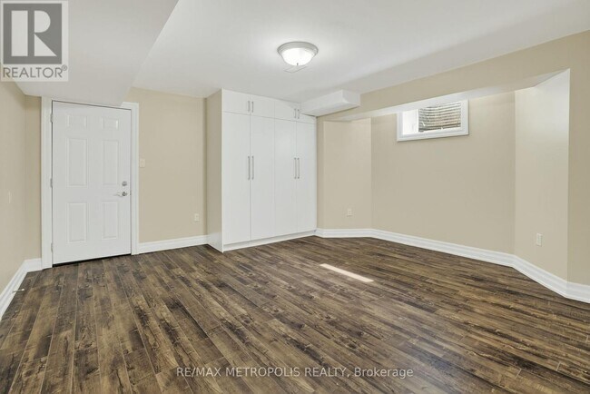Building Photo - 260 Beechgrove Dr