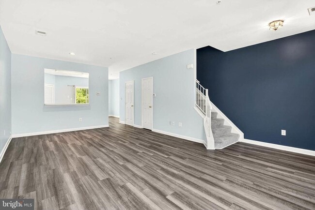 Building Photo - 8605 Willow Leaf Ln