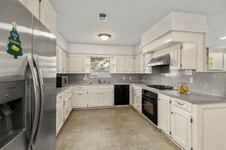 Building Photo - 9001 Friendship Rd