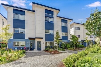 Building Photo - 4246 S Greenbelt Station Dr
