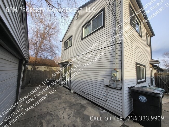 Building Photo - 17375 Harman St