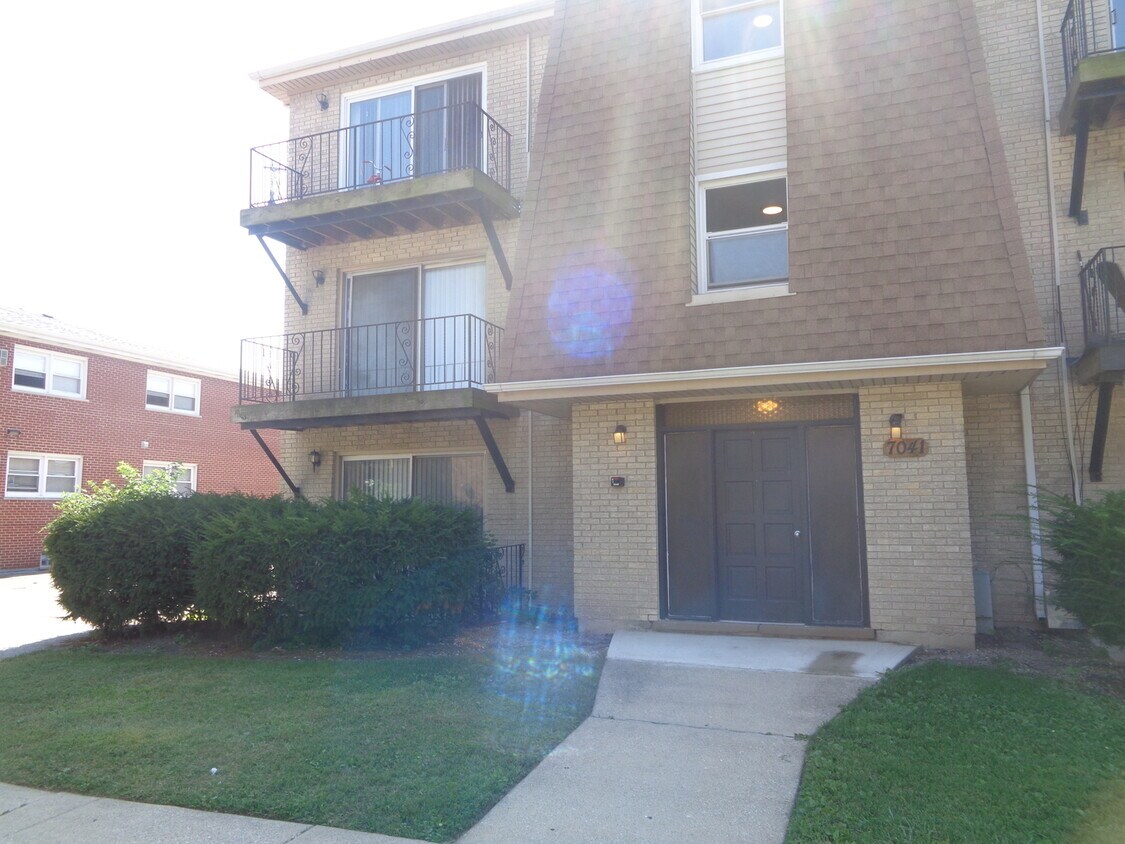 Foto principal - 7041 99th St