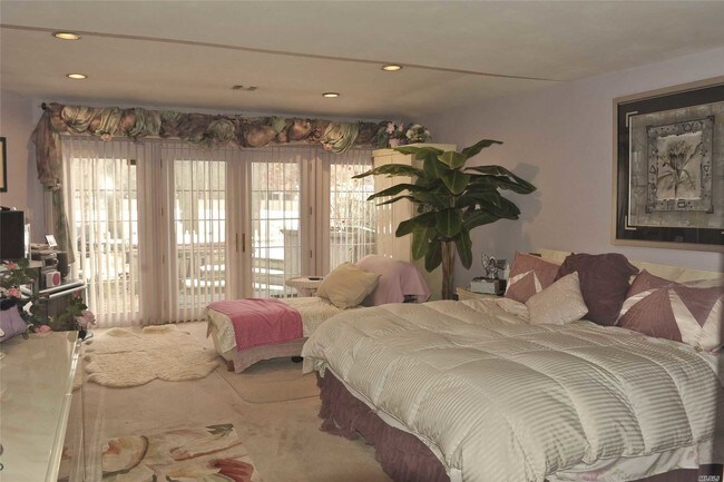 Building Photo - 78 Hamlet Dr