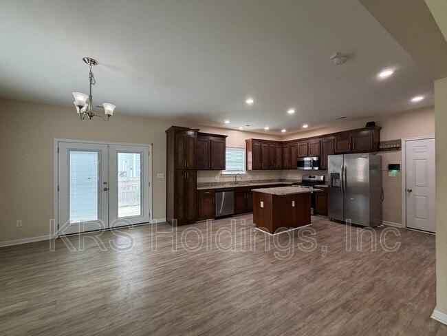 Building Photo - 167 Settlers Landing Rd