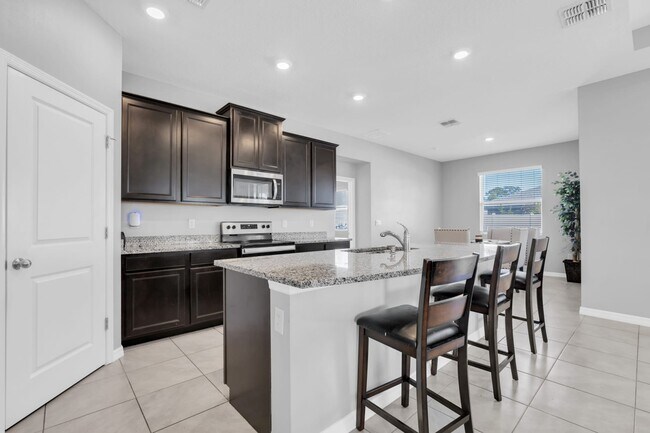 Building Photo - 528 Ocean Spray Dr