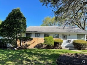 Building Photo - 1948 Lincoln Ave