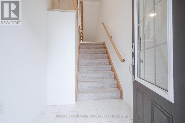 Building Photo - 2655 Deputy Minister Path