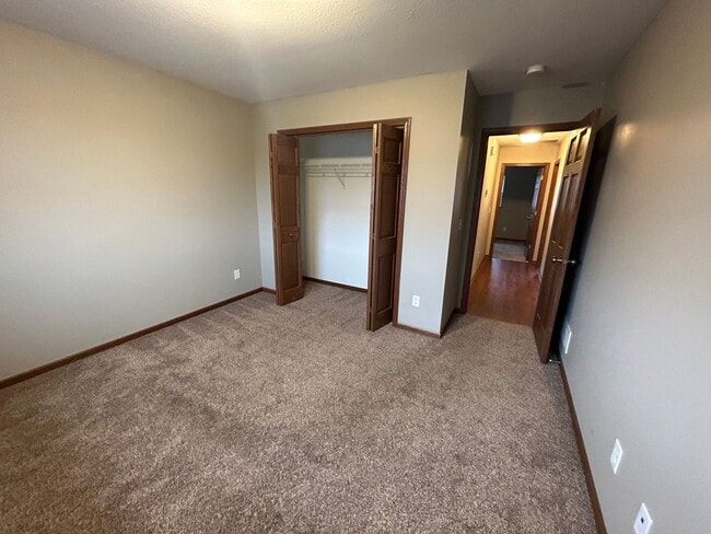 Building Photo - Stadium Commons Lower Unit