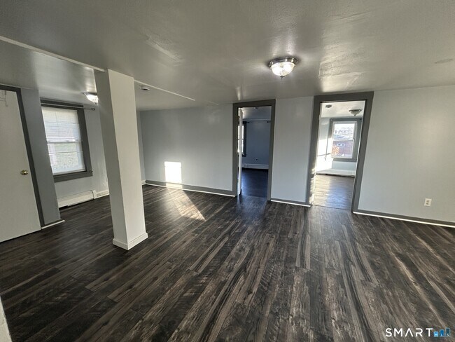 Building Photo - 288 Litchfield St