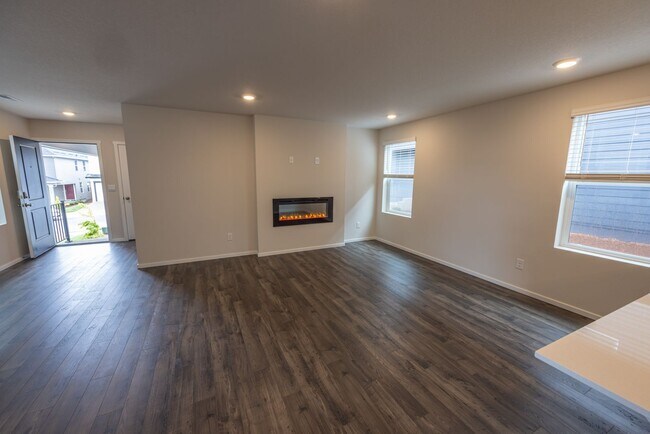 Foto del edificio - 3 bedroom home in Ridgefield w/ AC - Built in 2024