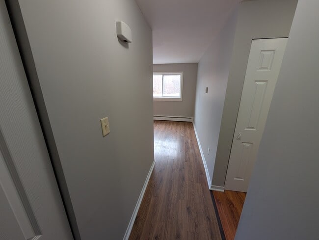 Building Photo - Comfy 1-Bedroom Apartment – Heat & Hot Water Included! *Pet Friendly*