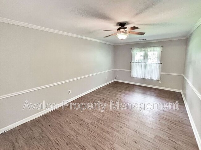 Building Photo - 2026 N Cove Ct