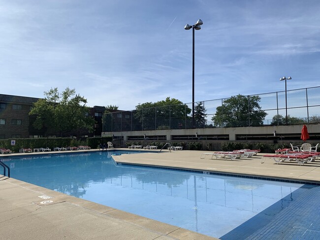Building Photo - 3132 Pheasant Creek Dr