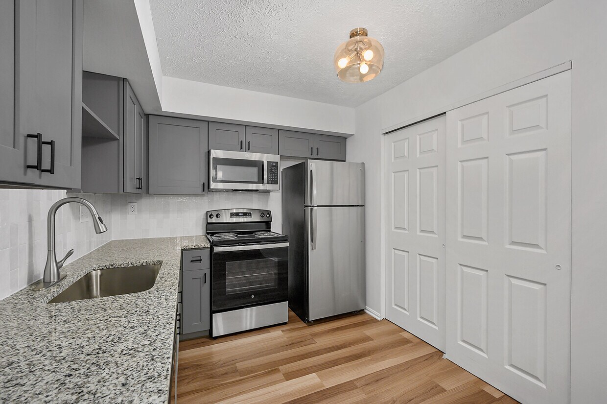 Kitchen - 2230 Kemper Ln