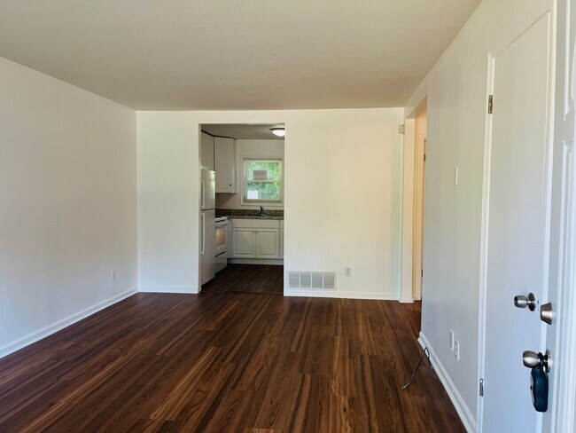 Foto del edificio - 1076 Center St SW