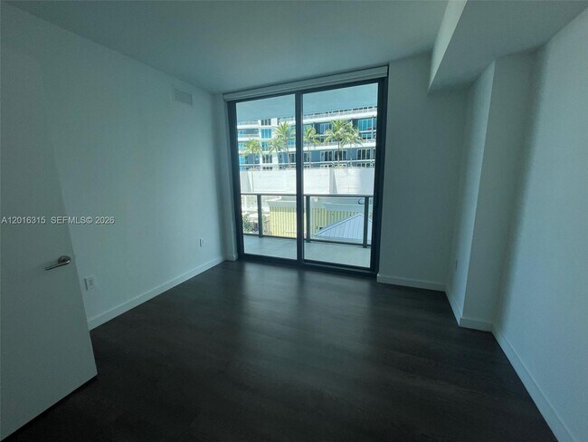 Foto del edificio - 1300 S Miami Ave