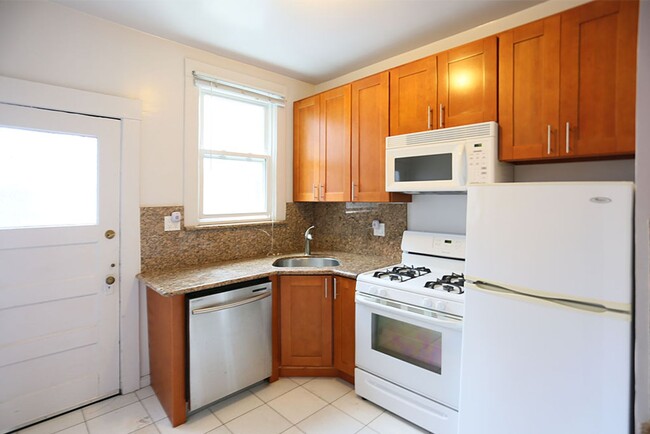 Foto del edificio - Top, third floor 2BR/1BA on Nob Hill class...