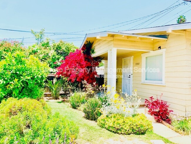 Foto del edificio - 5758 Pickering Ave