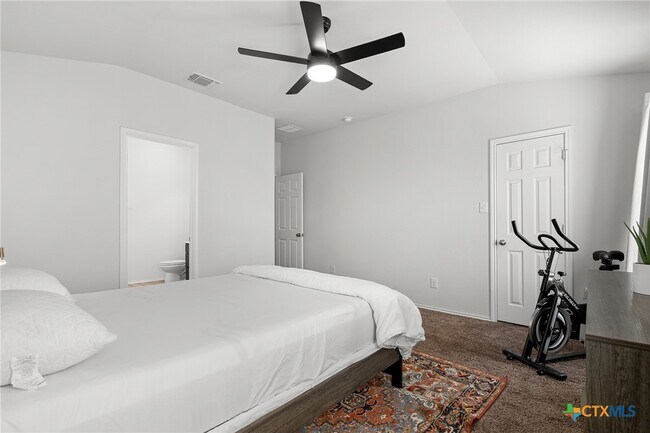 Foto del edificio - 9308 Everly Dr