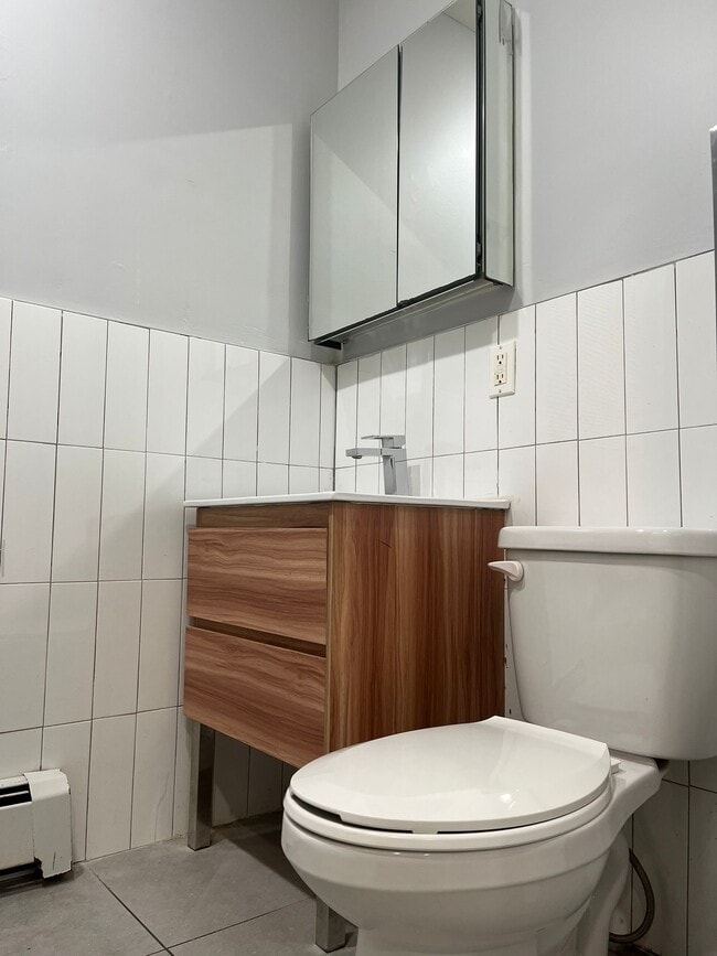 Foto del edificio - 174 Van Nostrand Ave